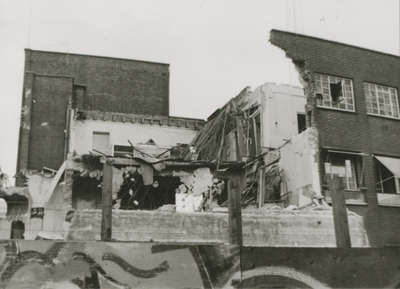 862870 Gezicht op de sloop van het Hoofdbureau van Politie (Paardenveld 1) in Wijk C te Utrecht, om plaats te maken ...